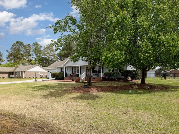 1315 Four Wood Dr, Fayetteville, NC 28312