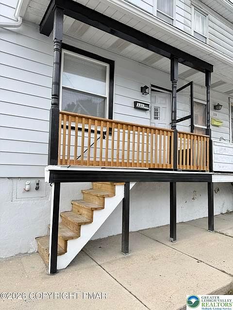 1st image of 331 W Bertsch St