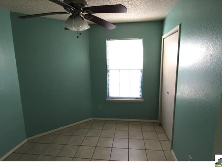 2404 Fieldstone Dr — Photo 14