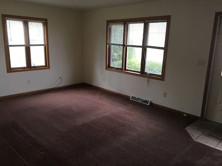 2619 Henry Ave — Photo 2
