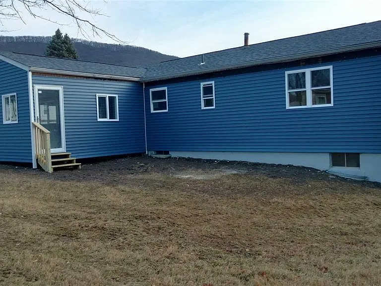29 Heaney Dr — Photo 17