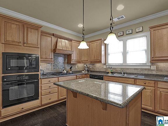 5th image of 3624 Village Center Ln