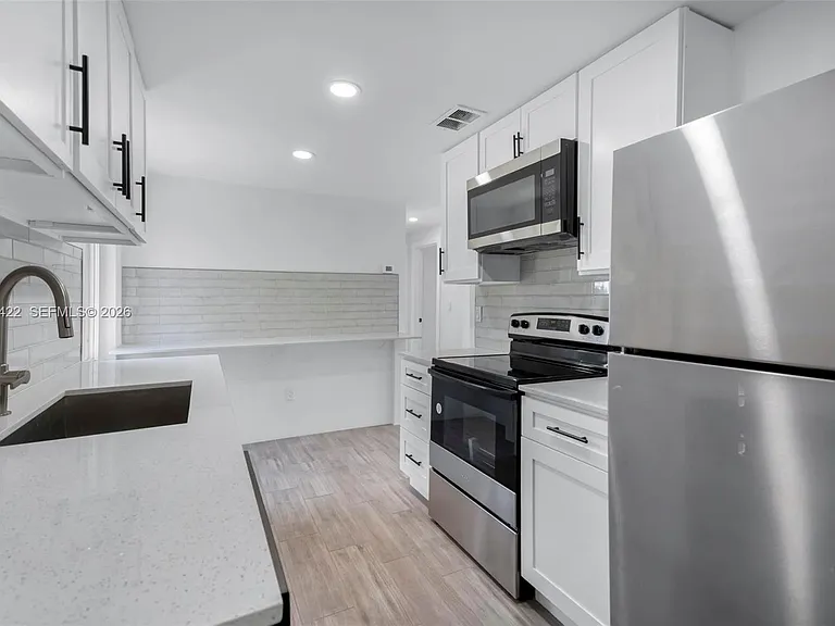 311 NW 12th Ave — Photo 11