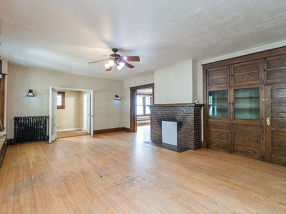 3rd image of 1825 11th Ave