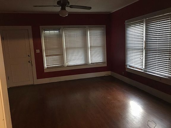 2nd image of 303 Oak St
