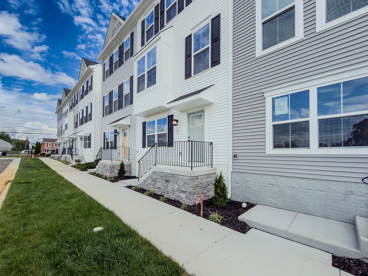 3 bed, 2.5 bath, 1629 sqft, $1,950 — Photo 2