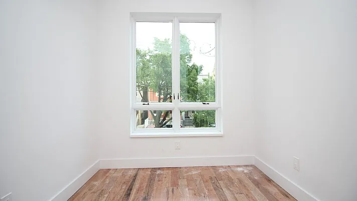 Rented by Nooklyn NYC LLC | media 12