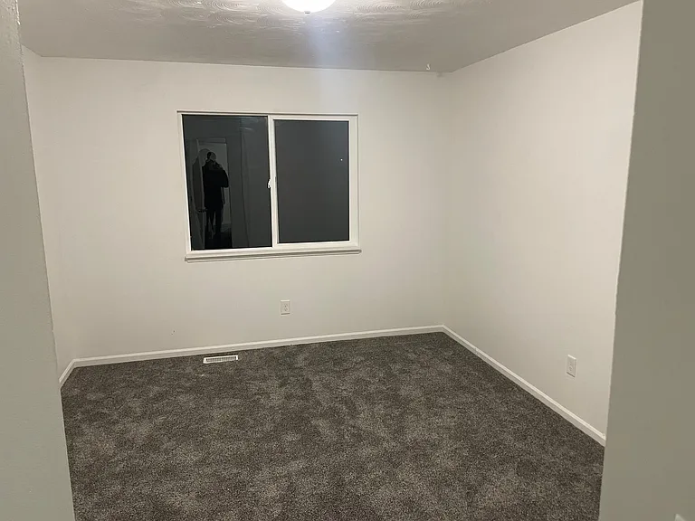 720 Armstrong Rd — Photo 10