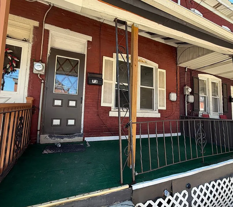 73 E Paul Ave