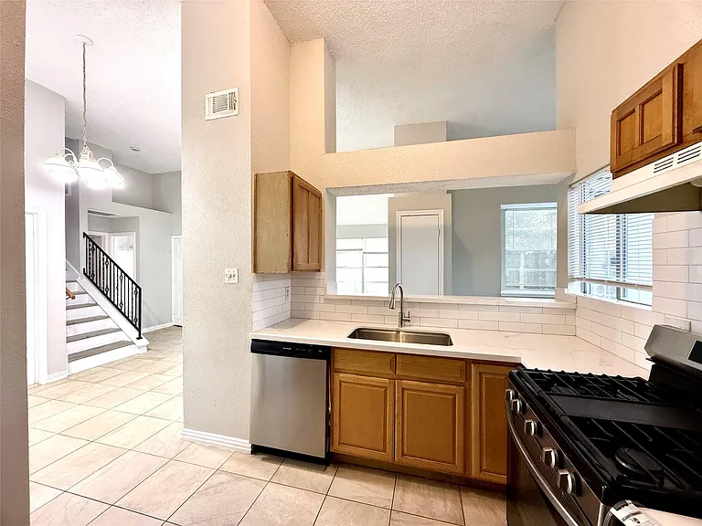 18586 N Lyford Dr — Photo 6