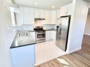 1563 Santa Ana Ave APT B, Costa Mesa, CA 92627