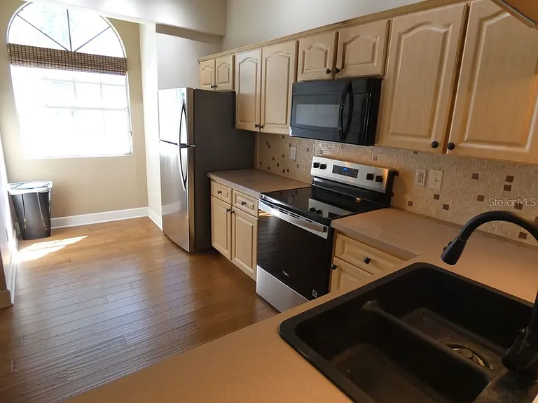 1050 Starkey Rd #405 — Photo 11