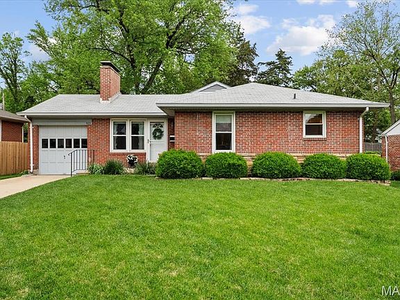 2nd image of 923 Glenbrook Ave