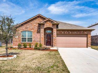 5113 Mountain View Dr, Krum, TX 76249