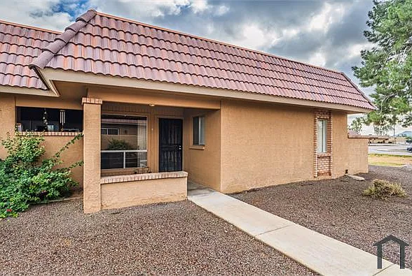 2 bed, 994 sqft, $1,695 — Photo 1
