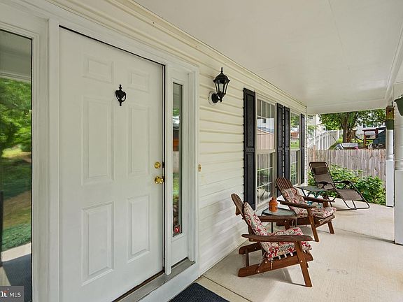 5th image of 6203 Groveland Rd