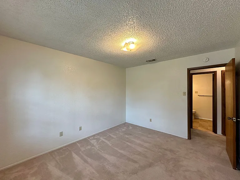 1602 Becker Dr — Photo 18