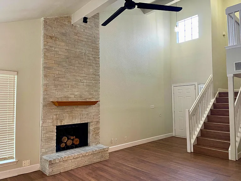 12142 Vista Nogal St — Photo 4