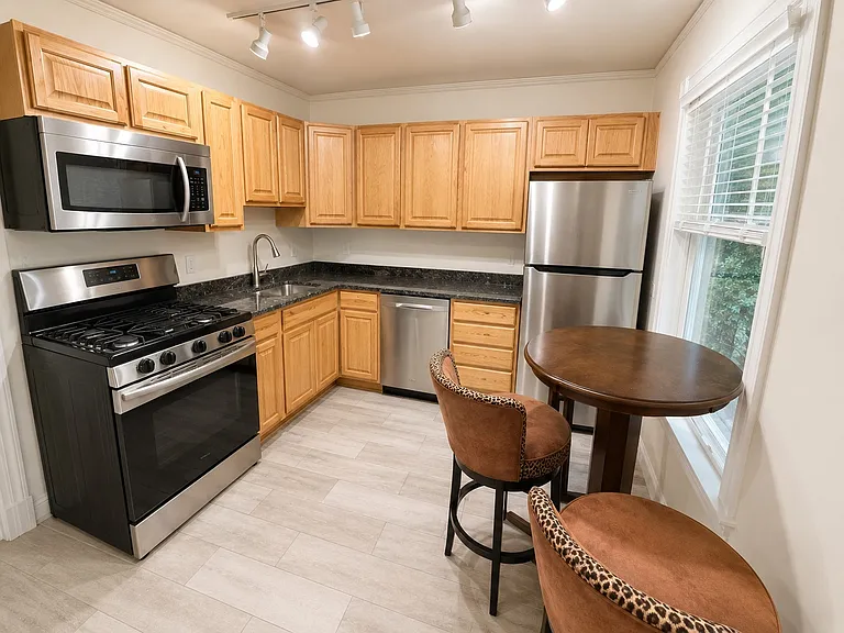 519 Hamilton St #2W — Photo 4