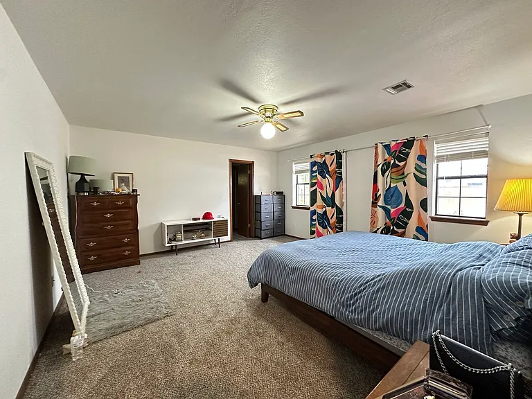 3609 Hampton Ct — Photo 16