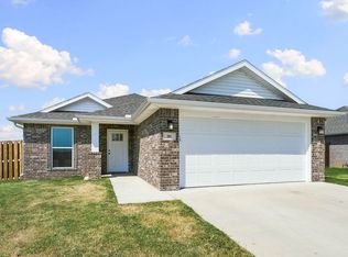 501 Robinson St, Pea Ridge, AR 72751