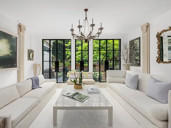 67 Bedford St, New York, NY 10014