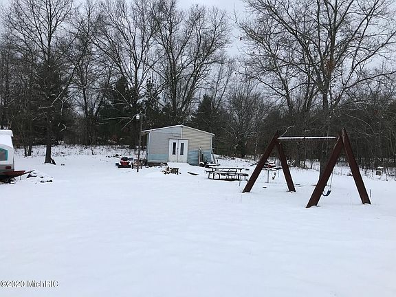 4th image of 37 S Sycamore Ave