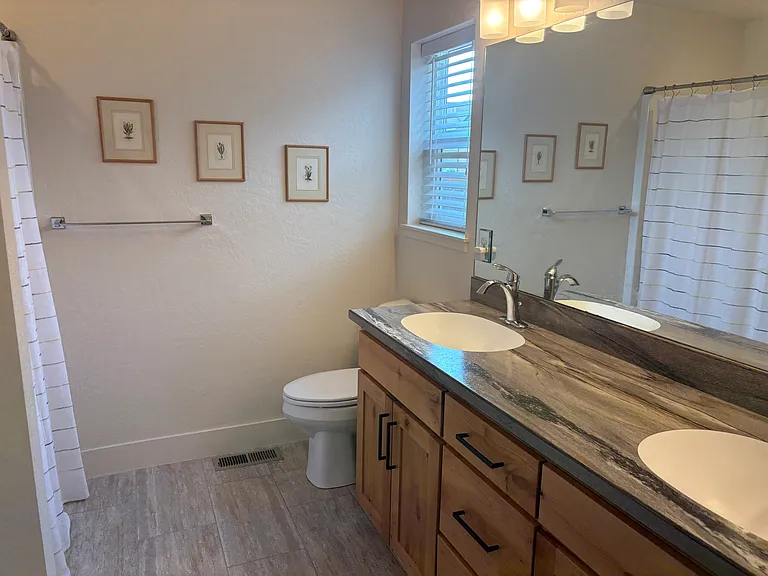 1515 Poplar St — Photo 7