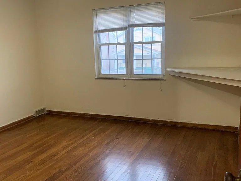 2194 Dresden St — Photo 6
