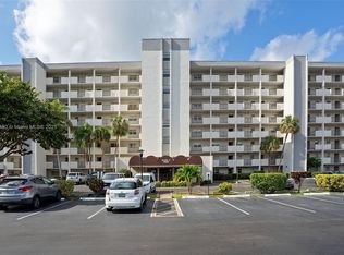 5900 NW 44th St APT 412, Lauderhill, FL 33319