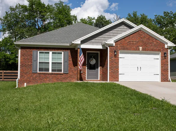 1020 Three Corners Dr, Lawrenceburg, KY 40342