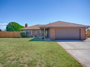 309 Christopher Dr, Chickasha, OK 73018