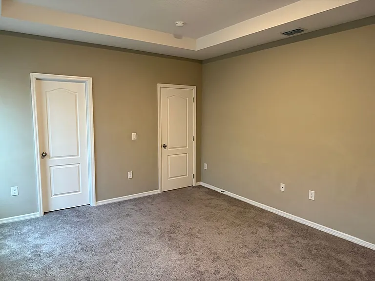 1053 Bradford Ridge Dr — Photo 12