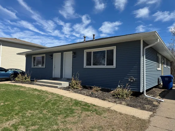 1203 N Stark St, Davenport, IA 52804