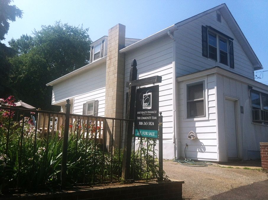 1st image of 8 Tripoli St