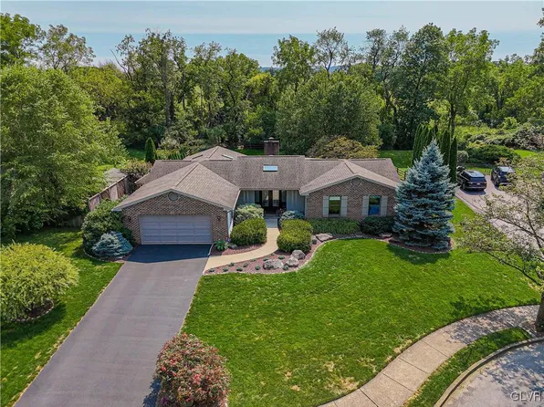 430 Barclay Dr, Bethlehem, PA 18017