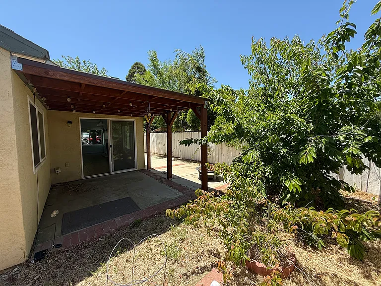 1224 Alder Ave — Photo 11