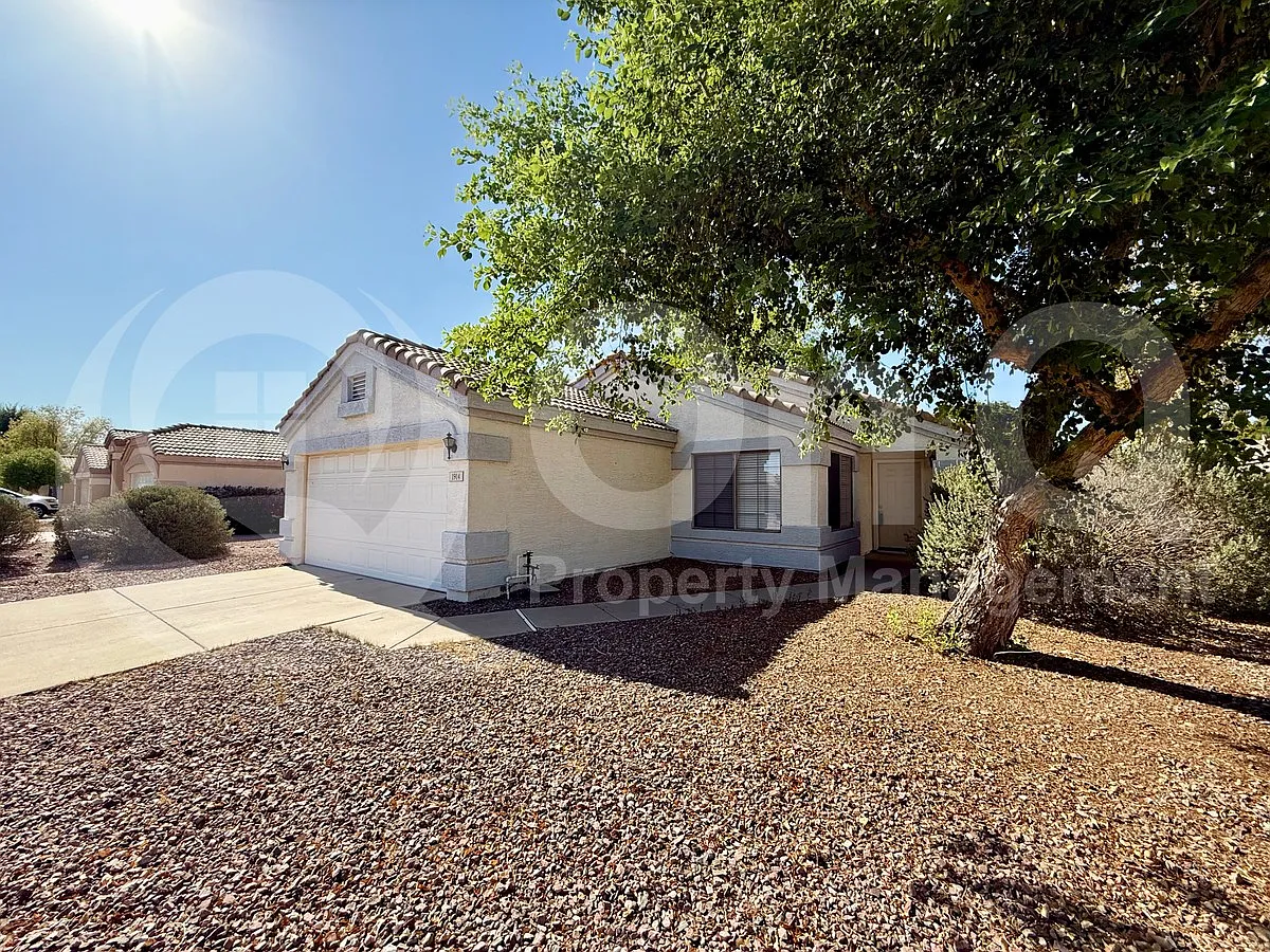 3 bed, 2.0 bath, 1266 sqft, $2,199 — Photo 2