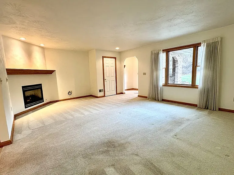 111 Blossom Dr #A — Photo 10