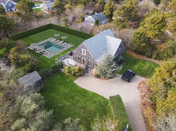 133 Surfside Rd, Nantucket, MA 02554
