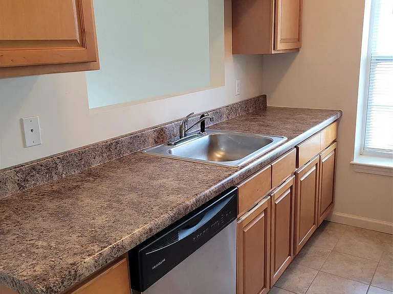 268 Ruth Ct — Photo 3