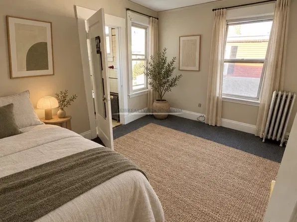 7 Banks St #2, Waltham, MA 02451