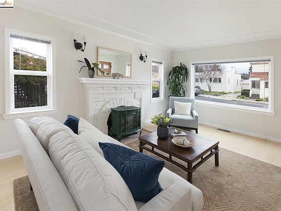 3rd image of 853 35th St
