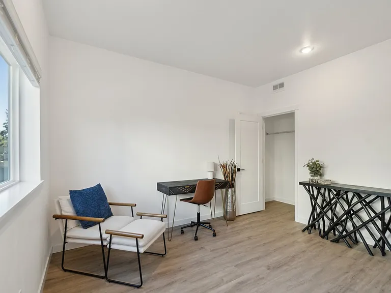 Copperstone Luxury Apartments and Townhomes — Photo 23
