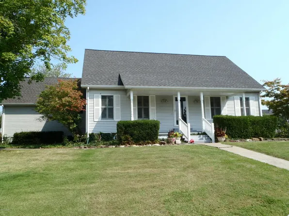 2 Stuart Pl, Harrisburg, IL 62946