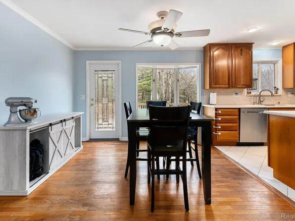 131 S Jossman Rd, Ortonville, MI 48462