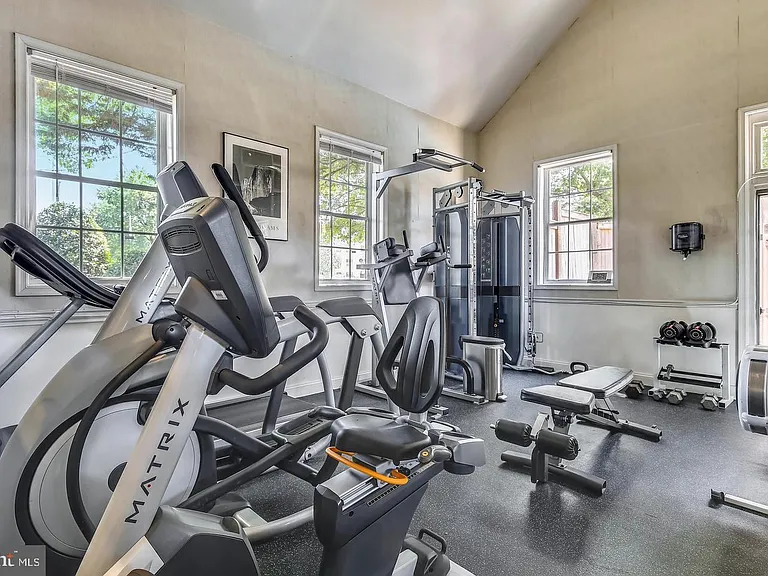 1630 W Abingdon Dr #301 — Photo 24
