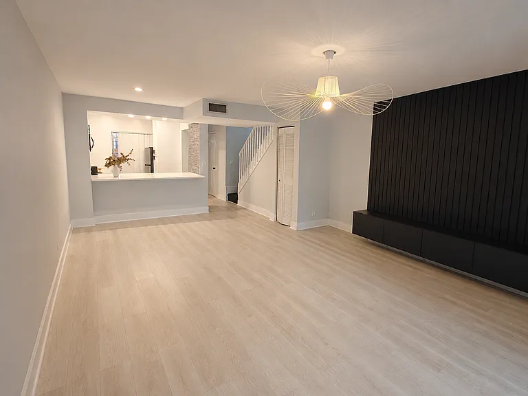 4070 Sierra Ter — Photo 2