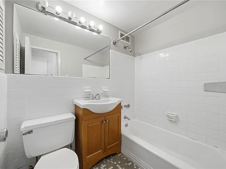 215 Piedmont Ave NE #2002 — Photo 12