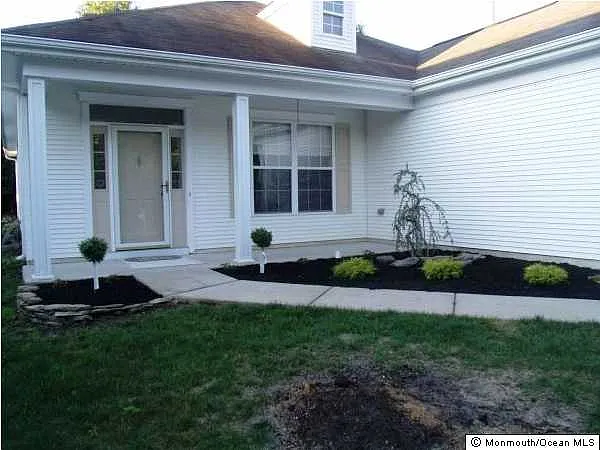 10 Spring Meadow Dr photo 1